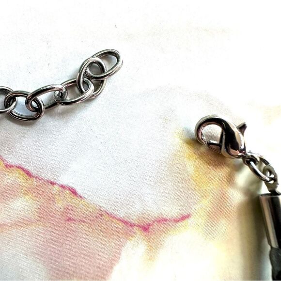 Grey heart charm bracelet - Picture 6 of 9